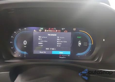 2022 Volvo C40 Recharge Pure Electric P8 Ultimate z USA, uszkodzony, nr VIN YV4ED3GB7N2009435